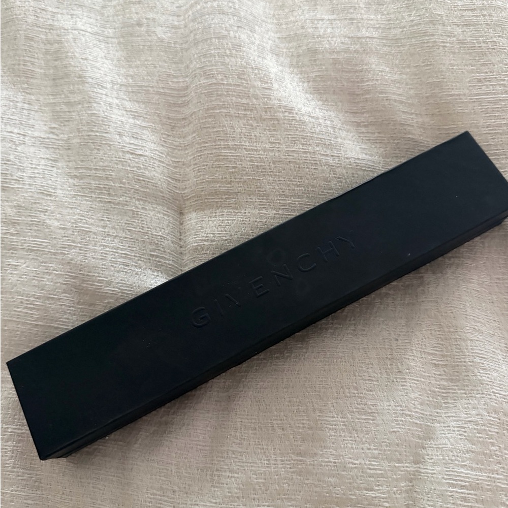 NEW Givenchy Logo Patterned Fan - Picture 3 of 3